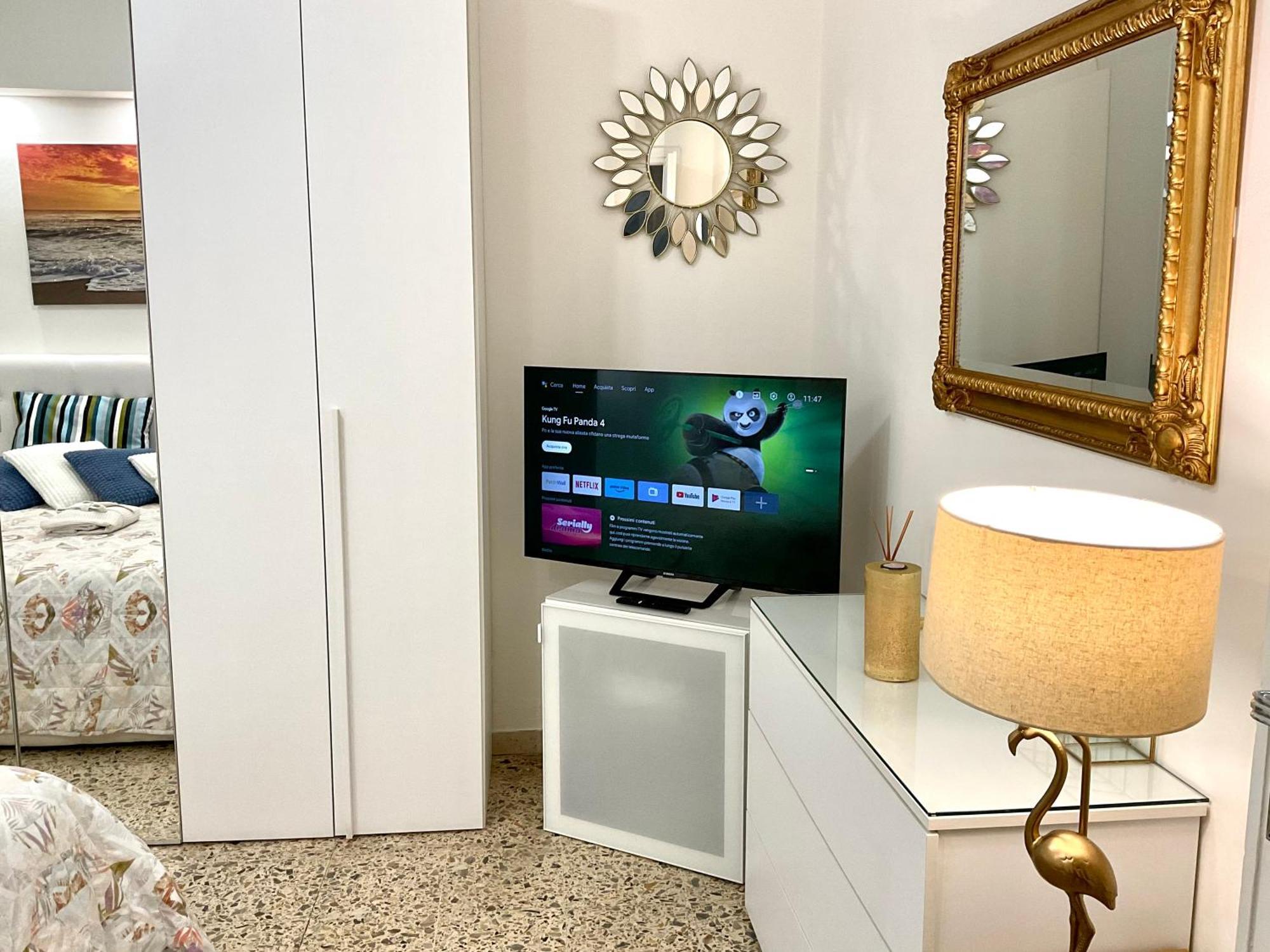 Boutique Apartment Con Tv Da 65 E 43 Viareggio Exterior foto